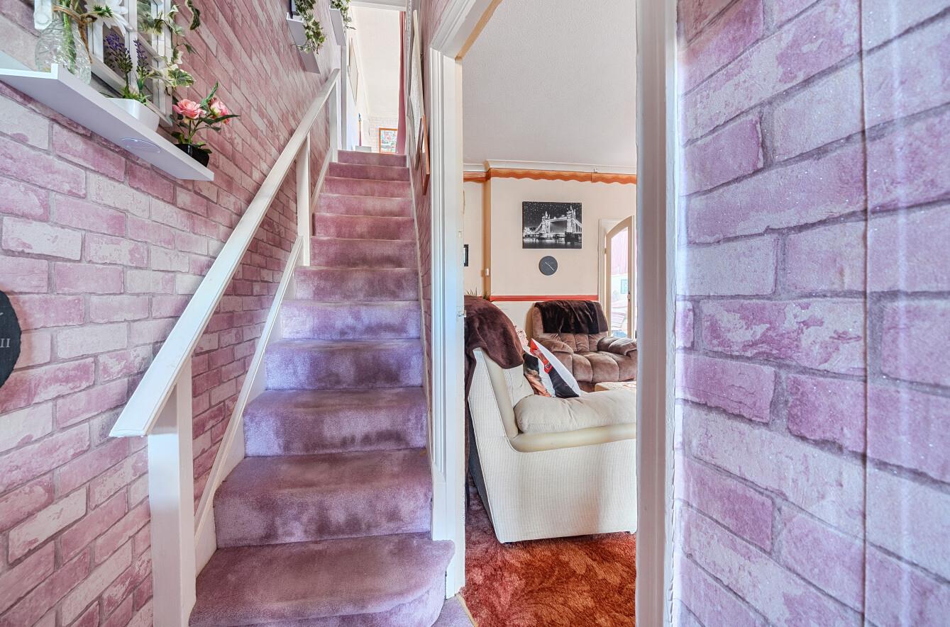 Vera Road, Clydach, Swansea, SA6 5QE